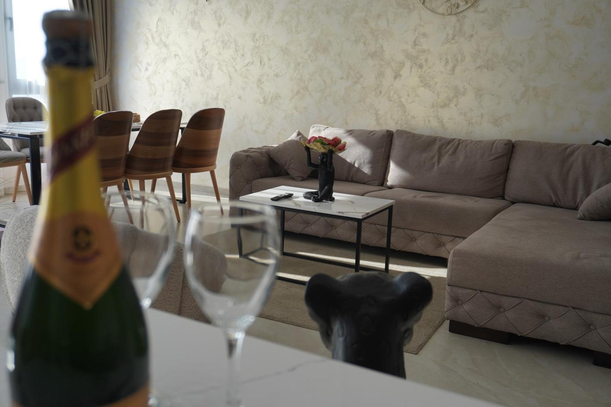 Vienna Luxury Apartments Добра-Вода Экстерьер фото
